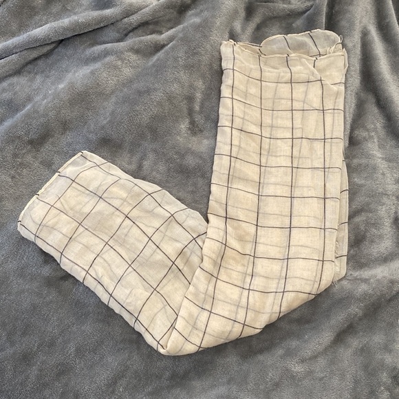 Rachel Pally Cream Scarf with Grey Grid Lightweight Large Scarf Shawl Wrap - Picture 4 of 4